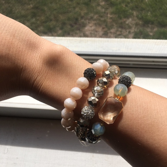 Stretch Bracelet set of 3- ✨BRAND NEW ✨ - Picture 2 of 2